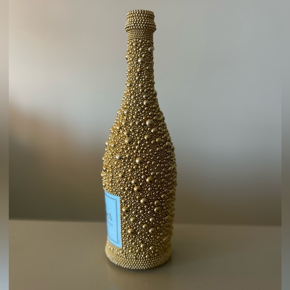 Hot Pink Pearl Glam Bottle - Party Decor - Wine Gifts  La Marca Rose Pearl Rhinestone Bottle Decor
